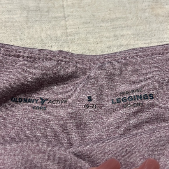 Old Navy Girls Active Leggings. Size S(6-7) - Picture 3 of 3